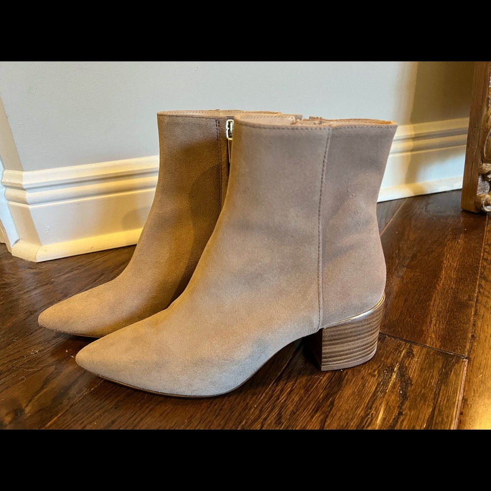 Thursday Boots Luna Sand Suede size 7.5m Beige Tan Suede Mid Ankle Booties